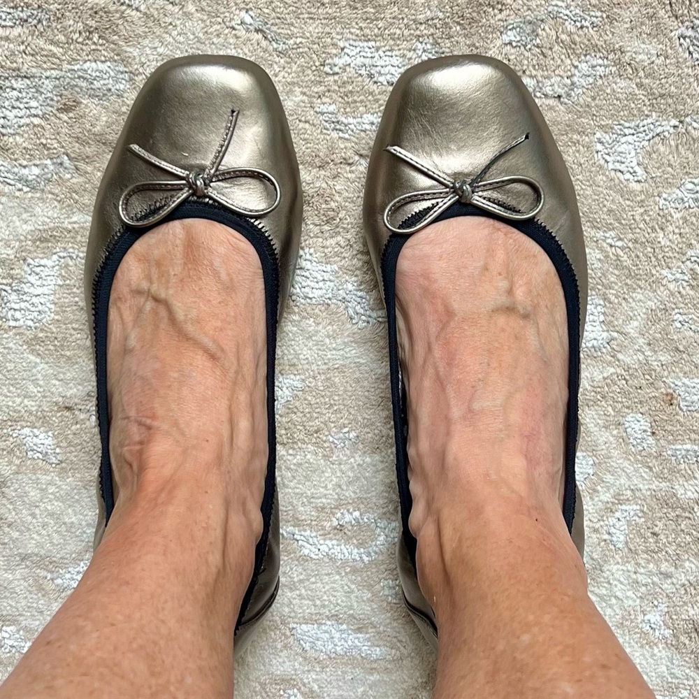 Anne Klein Ballet Silver Flats, size 10